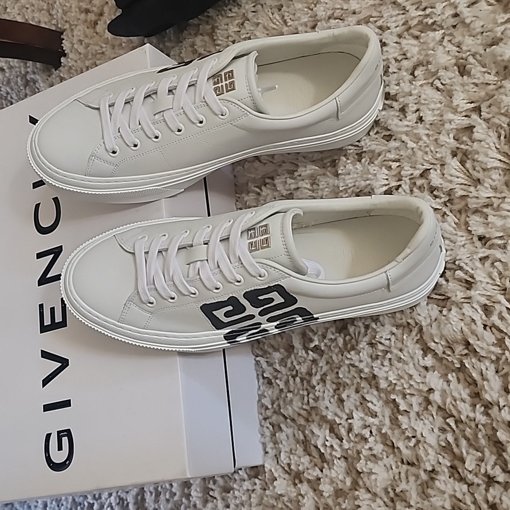 Givenchy Sneakers